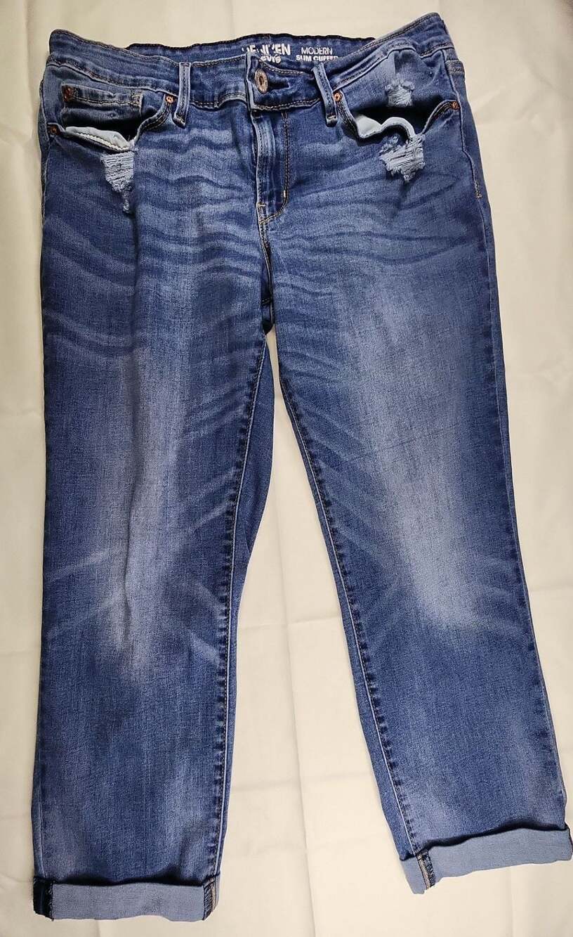 Denizen from Levi's Modern Slim Cuffed Distressed Jeans Size 10 (W30)